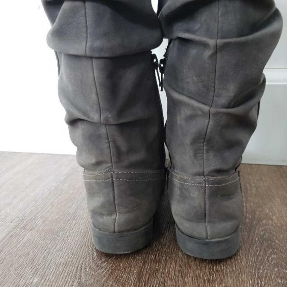 3/$20 Children's Place Girls Grey Slouch Faux Suede Tall Boots sz 1 dressy boots - Picture 2 of 5